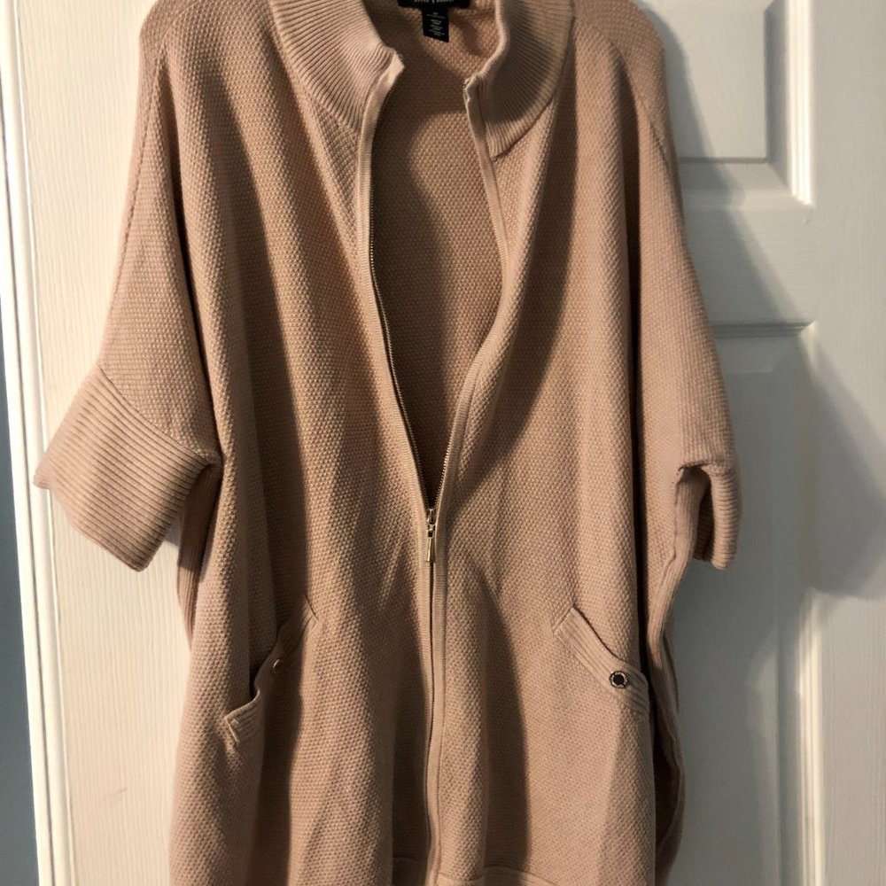 White House Black Market Sweater w/ Pockets!